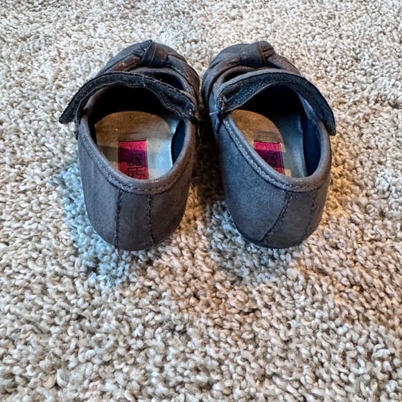 Toddler girl gray dress shoes with shimmer size 6 - Picture 6 of 10